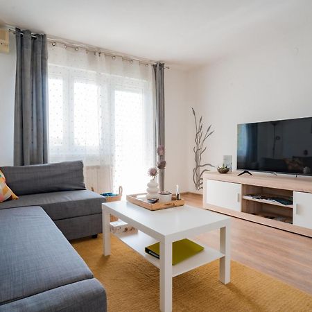 Apartman Sanda Vukovar Exteriör bild