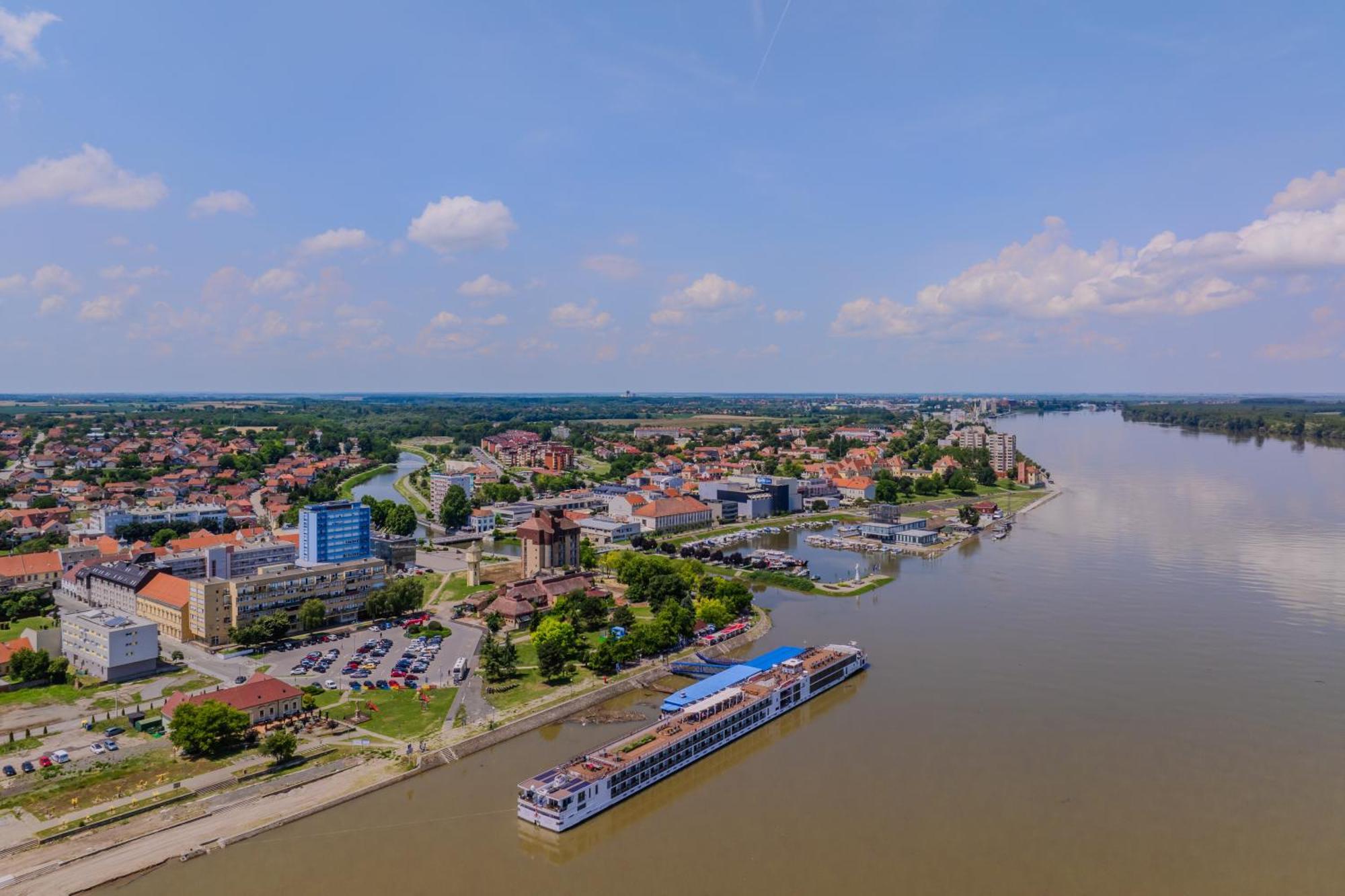 Apartman Sanda Vukovar Exteriör bild