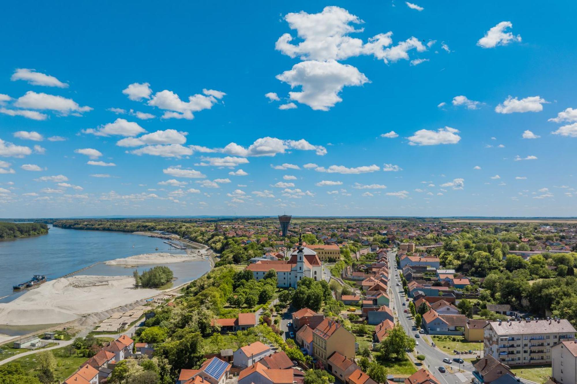 Apartman Sanda Vukovar Exteriör bild